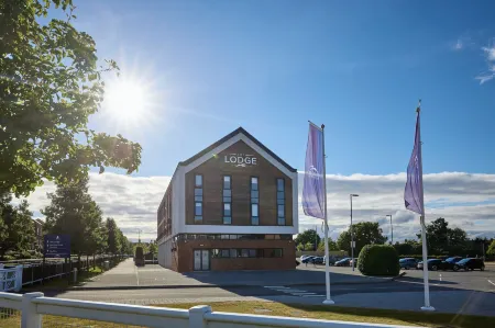 The Lodge Отели в г. Ньюбери