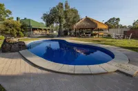 Overlander Homestead Motel Hotels in Roma