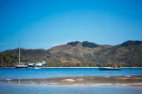Boathouse Nanuya Hotels in Nacula Island