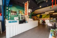 貪睡飯店