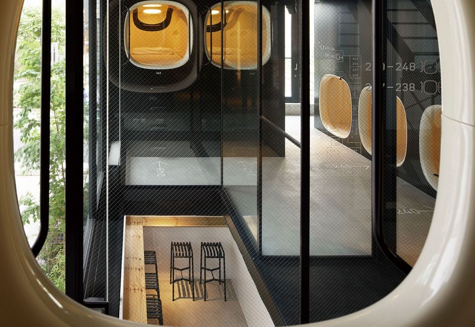 5. 나인 아워 아카..