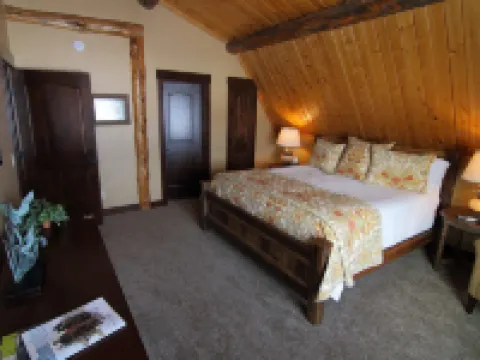 Fin and Feather Inn Hotels in Victor