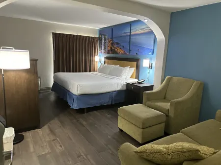 Days Inn & Suites by Wyndham Tampa near Ybor City