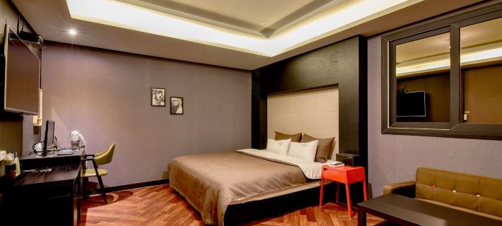 French Code Hotel Hotel di Changwon-si