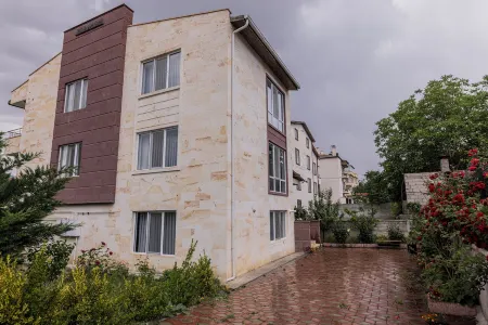 Z&B Home Отели рядом с достопримечательностью «Yunak Spa at Yunak Evleri Cave Hotel»