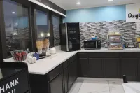 Days Inn by Wyndham Marianna - breakfast