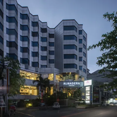 Almadera Hotel Makassar 鄰近洛萨里海滩的酒店