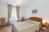 Médicis Home Puteaux Hotels in Suresnes