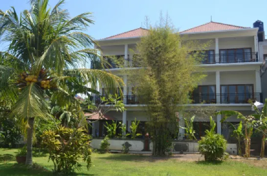 Master Homestay Hoteles cerca de Jemeluk Beach