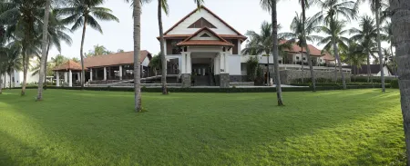 Blue Ocean Resort Отели рядом с достопримечательностью «RD Wine Castle»