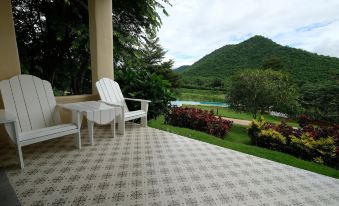 Hi-Scene Resort