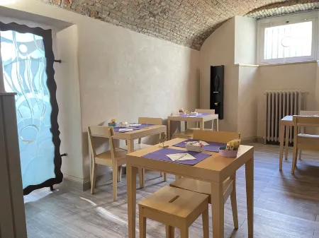 Hotel Europa Varese Отели рядом с достопримечательностью «Stazione di Varese»