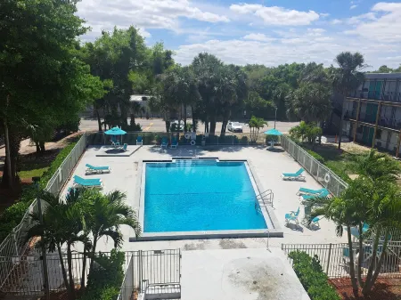 Altamonte Springs Hotel and Suites Отели в г. Алтамонте Спрингс