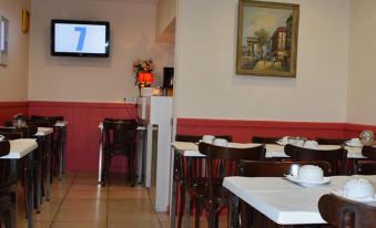 Avenir Hotel