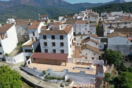 Benarrabá Hostel Отели рядом с достопримечательностью «Mirador El Asalto Del Cura»