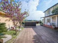 Borgo House in Florentine Hills with Pool Hotels in Fucecchio