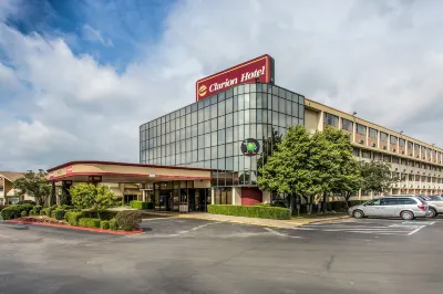 Clarion Hotel Broken Arrow - Tulsa Hotels near Rhema Bible Training College