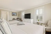 The Tranquil House Inn Hotels in Wanchese