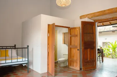 Colonial Charm with Private Pool Steps from Central Plaza Hotels in 