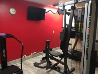 Super 8 by Wyndham Bedford DFW Airport West - Gym