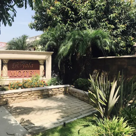 Royala Inn