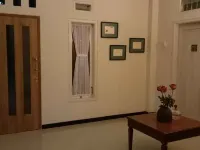 The Kost Homestay Syariah Hotels in Sukun