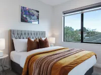Central Oasis Townhouse with Parking Hotels near Avondale