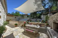 Leonora House with Private Pool Close to Gaios Hotels near Pythias Gallery