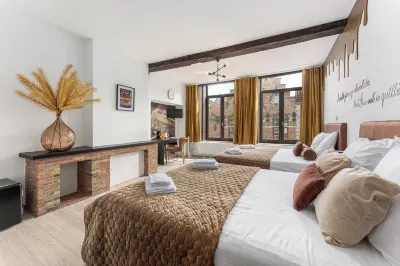 ザ チョコレート スイーツ Square and Statue of Simon Stevin周辺のホテル