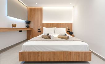 Mgk Complex Suite with Private Pool Ligaria,Made
