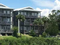 Seahorse Landing Hotels in Cedar Key