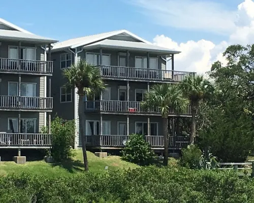 Seahorse Landing Hotels in Cedar Key