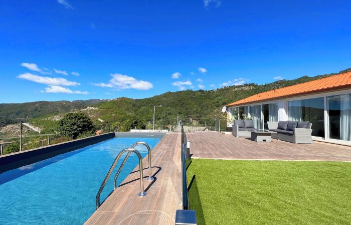 Casas Capela by O'Porto Seven