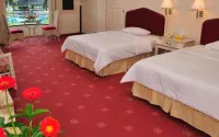 Grand Mutiara Hotel Hotel dekat Lau Debuk-Debuk