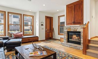 Pacific Street Townhome 514B by AvantStay Cute Townhouse in the Heart of Telluride