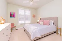 Stoney Creek Cottage Wintergreen w EV Charger