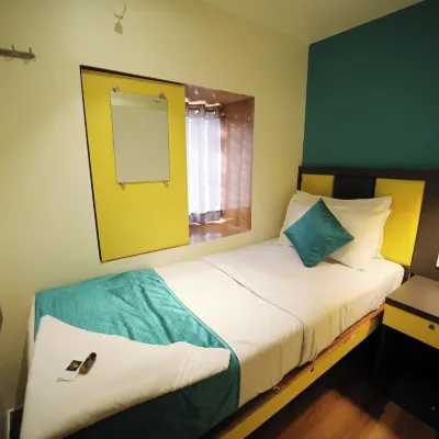 Cabin Stay Marol-The Hubz Отели рядом с достопримечательностью «Национальный институт промышленного инжиниринга»