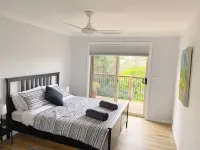 Treeview - A Beautiful 3-Bed House in Kiama