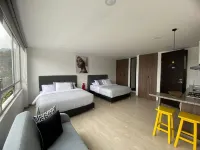 Spacio 30 Hotels near G12