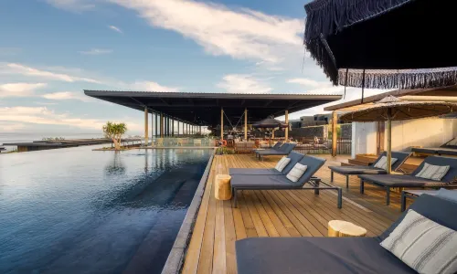 우드 호텔 & 스파