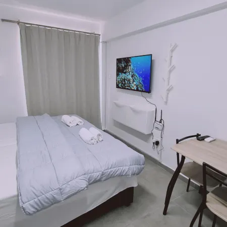 100 AN - Napa Living 41 Отели рядом с достопримечательностью «Морские пещеры-гроты Айя-Напы»