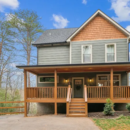 Chasing the Son Cabin 3 Bedroom Cabin by RedAwning
