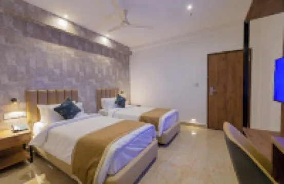 Grand Continent Hotel Gachibowli, US Consulate Отели в г. 