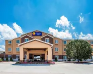 Comfort Inn & Suites Moberly Отели рядом с достопримечательностью «Wabash Bar and Grill»