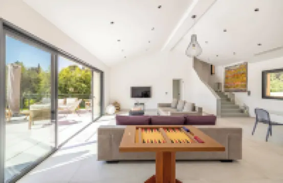 Modern Villa with Pool and Garden