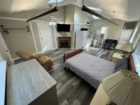 Private Studio Pet Friendly A/C + Wi-fi Hotels in Ferry Pass