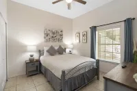 Lovely 3-bdrm condo at Resort near Disney, Universal + pools, hot tubs-1st floor