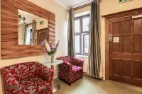 Barrington Lodge Hotels in Colgate