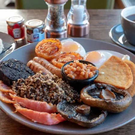 Loch Ness Gate House Отели рядом с достопримечательностью «The Clansman Centre»