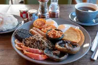 Loch Ness Gate House Hotels in Fort Augustus